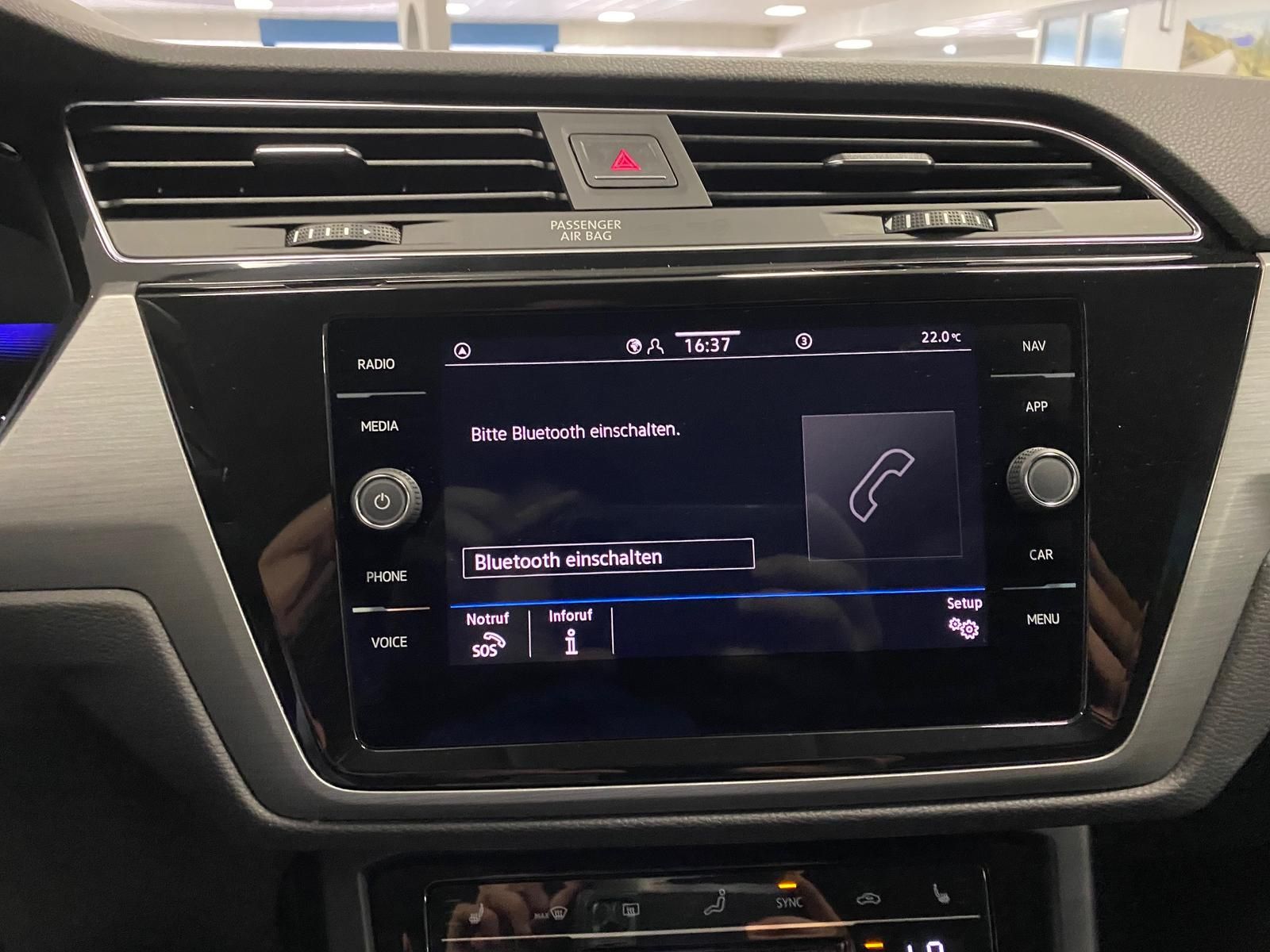 Fahrzeugabbildung Volkswagen Touran 1.5 TSI Comfortline+IQLIGHT+ACC+AHK+TOTWI