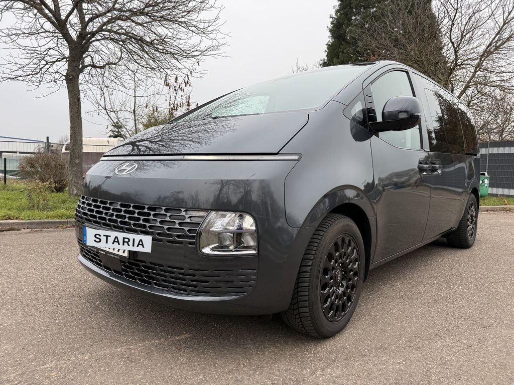 Image of Hyundai STARIA