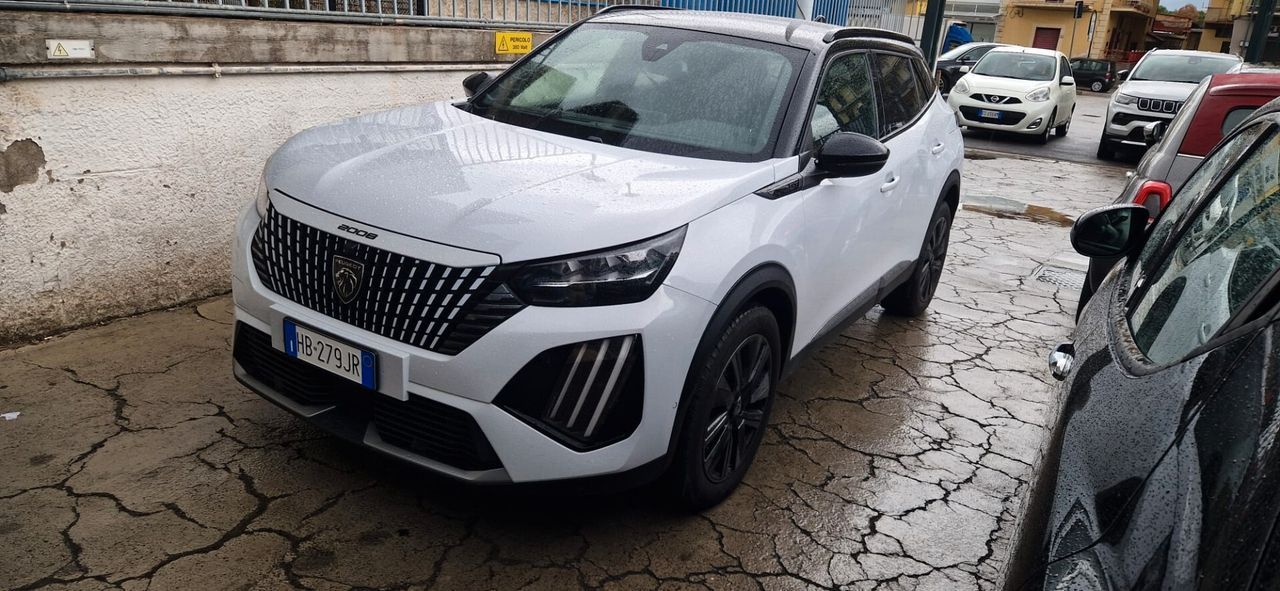 Peugeot 2008 Hybrid 145 e-DCS6 GT imagem 2