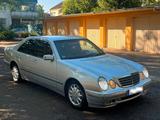 Mercedes-Benz E200 Kompressor  Gepflegt, ... - gebrauchte Mercedes-Benz E 200 aus dem Jahr 2000