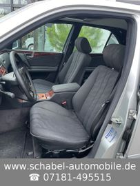 Mercedes E 200 - 10