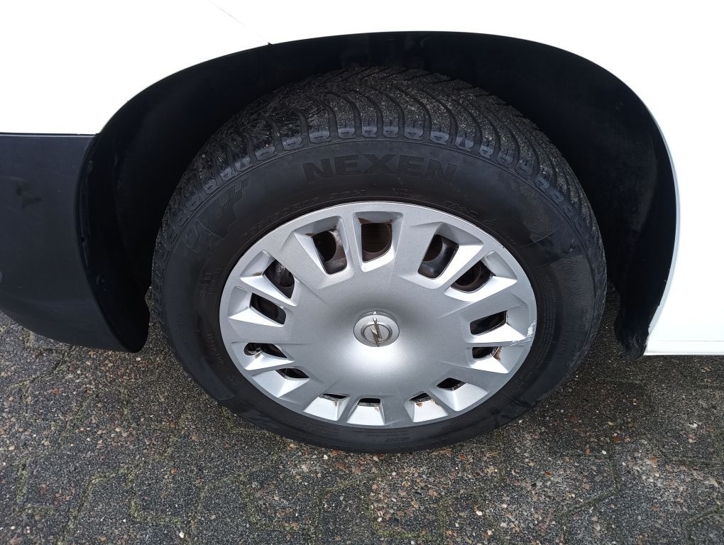 Fahrzeugabbildung Opel Combo Cargo XL 1.5D Edition+Navi+Klima+Sitzh