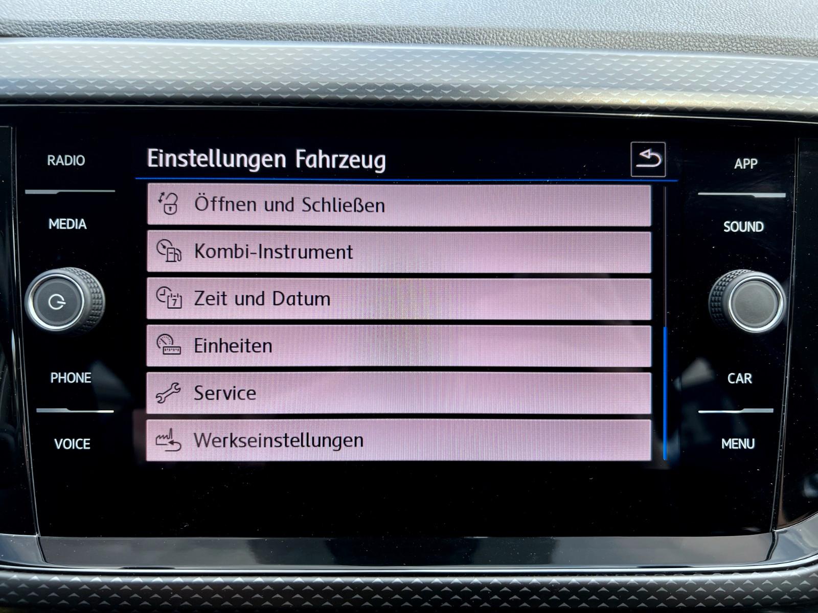 Volkswagen T-Cross Life Automatik*Carplay*PDC*S-Heft*1-Hand