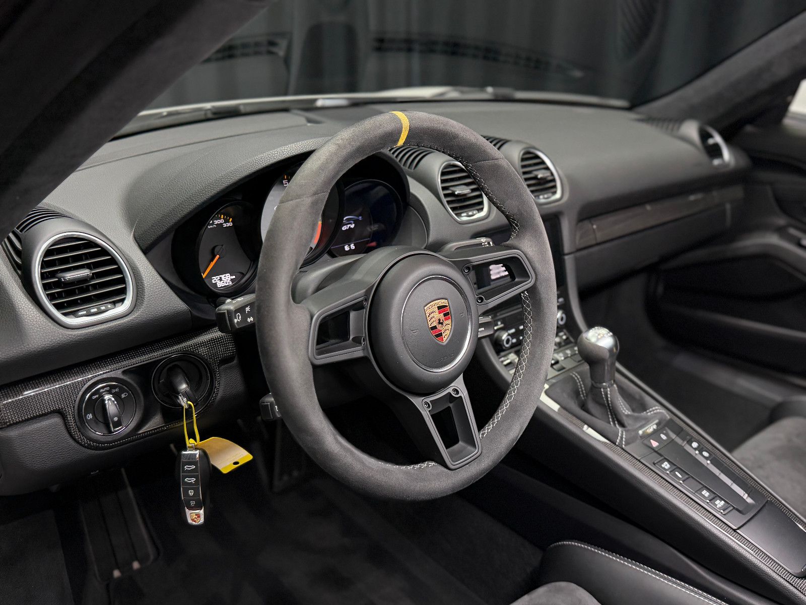 Fahrzeugabbildung Porsche Cayman GT4|918 SCHALENSITZE|PCCB|1.HAND|SCHALTER