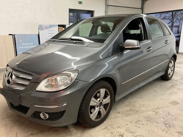 Mercedes-Benz B 180 Automatik (PDC v+h / NAVI / SHZ / 4xFH)