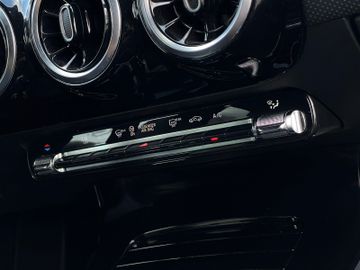 Fahrzeugabbildung Mercedes-Benz CLA 200 d SB/PROGRESSIVE/8G-Tr/COMAND/NAVI/LED/+