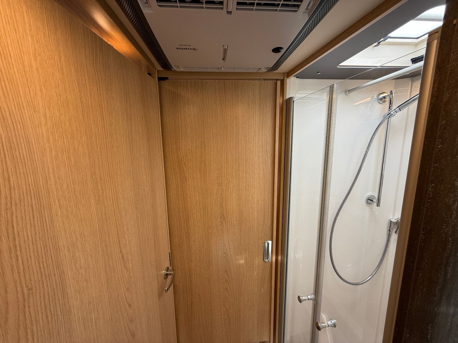 Fahrzeugabbildung HYMER / ERIBA / HYMERCAR B-Klasse ML T BlackLine 780 - Vollausstattung!