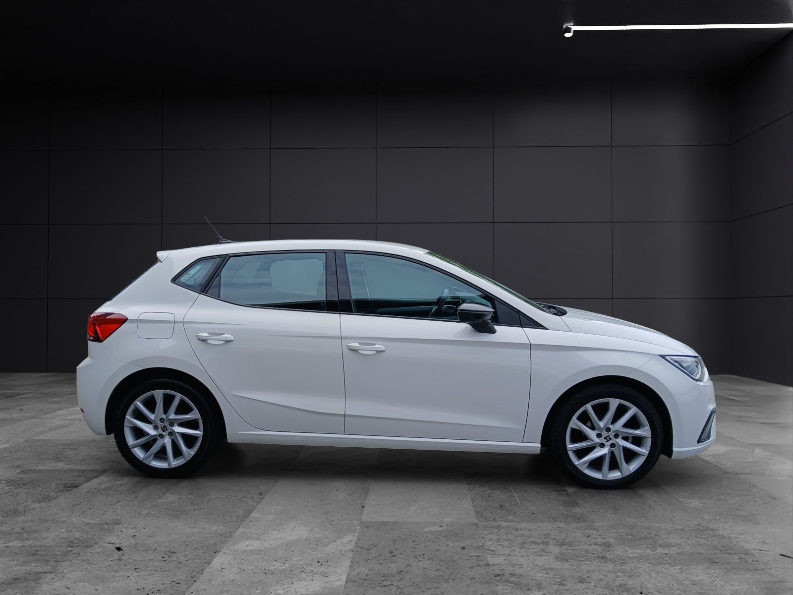 Fahrzeugabbildung SEAT Ibiza TSI FR -Line LED Navi AID GRA RFK SH LM