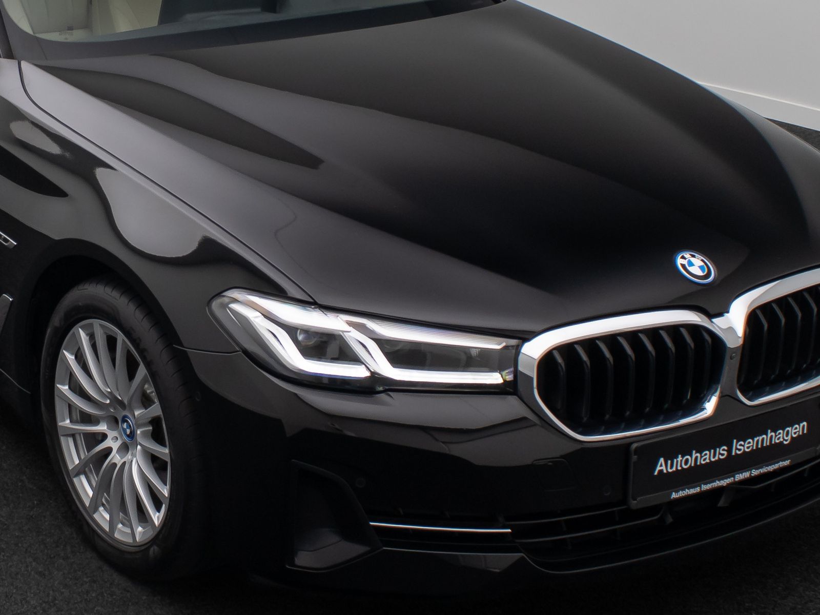 Fahrzeugabbildung BMW 520e Panorama 360°DAB H/K Leder AHK Sport 18Zoll