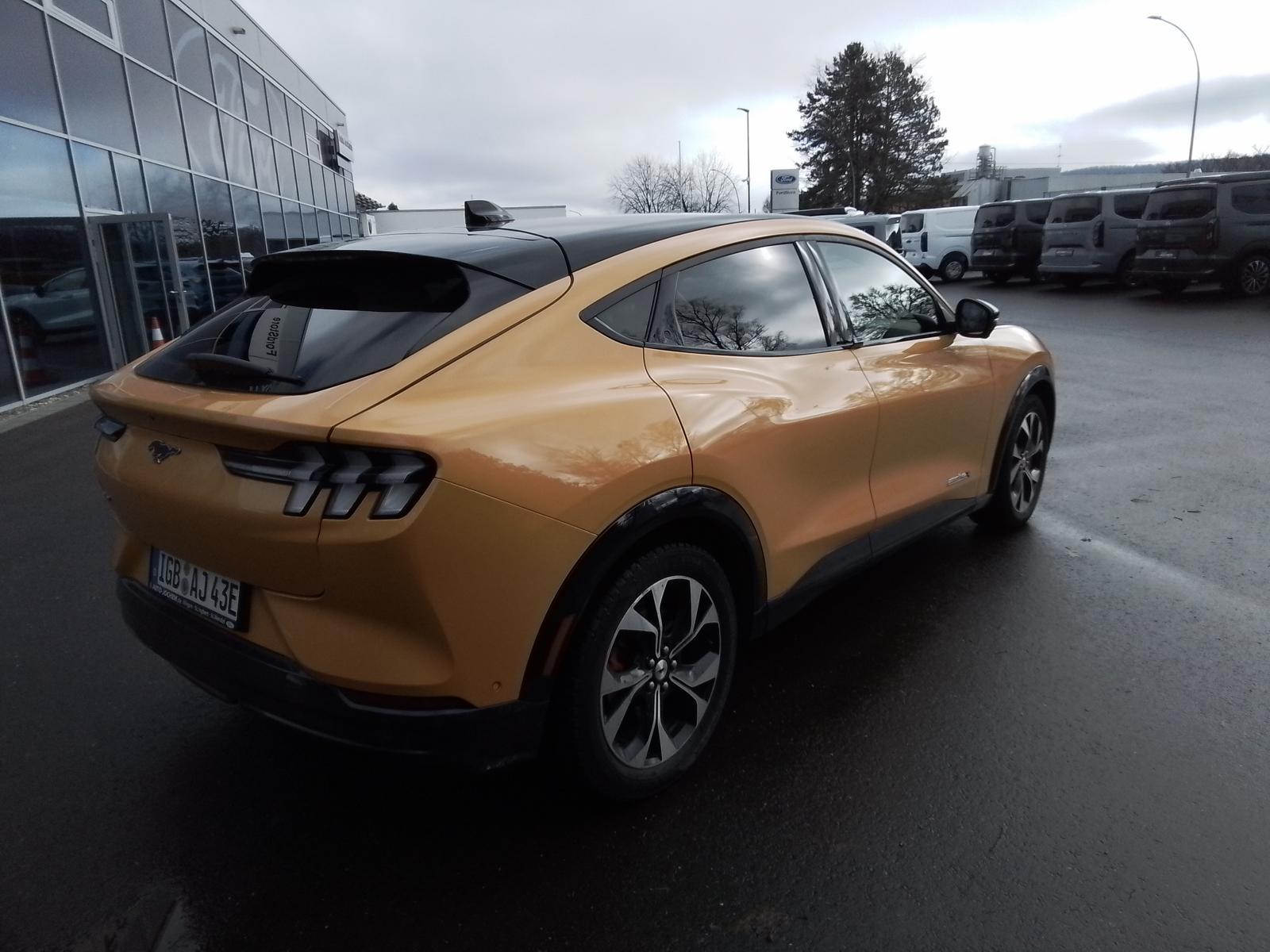 Ford Mustang Mach-E AWD Premium