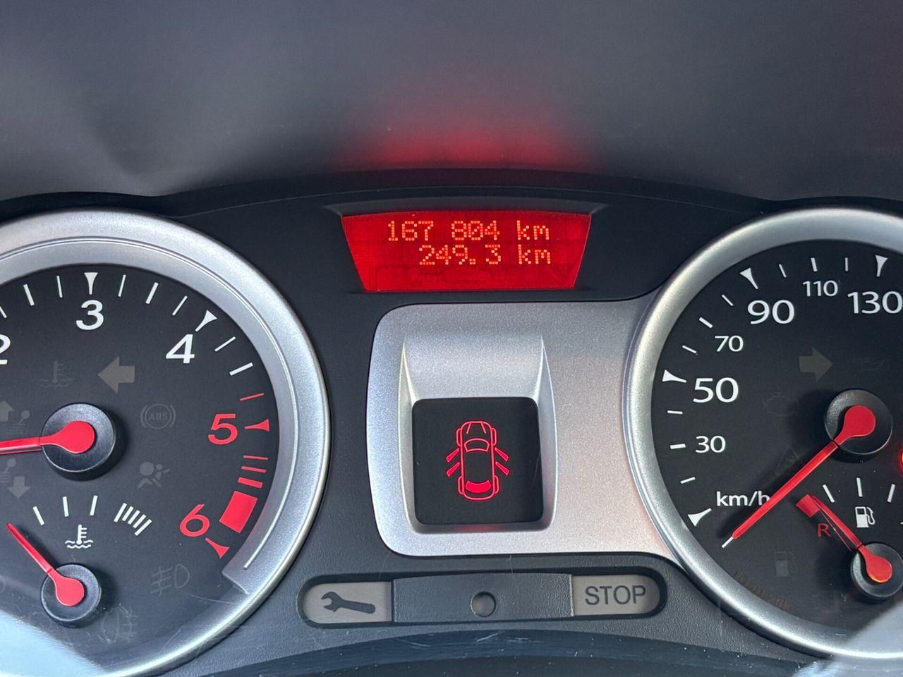 Renault Clio 2010 — photo 11