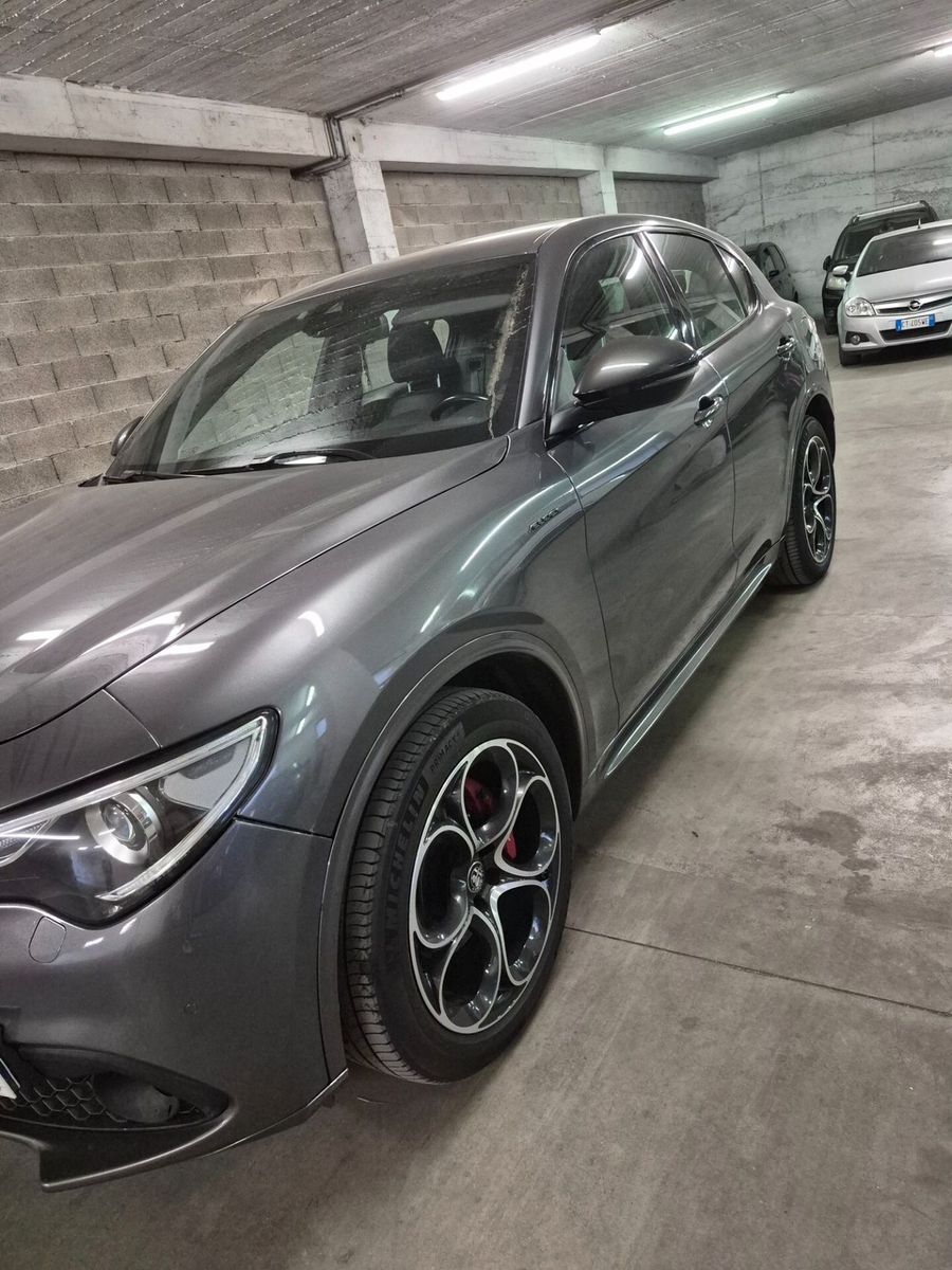 Alfa Romeo Stelvio 2.2 Turbodiesel 210 CV AT8 Q4 imagem 3
