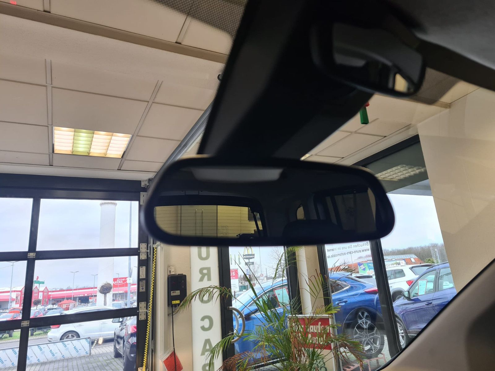 Fahrzeugabbildung Peugeot Rifter Allure L1 / SCHECKHEFT / NAVI