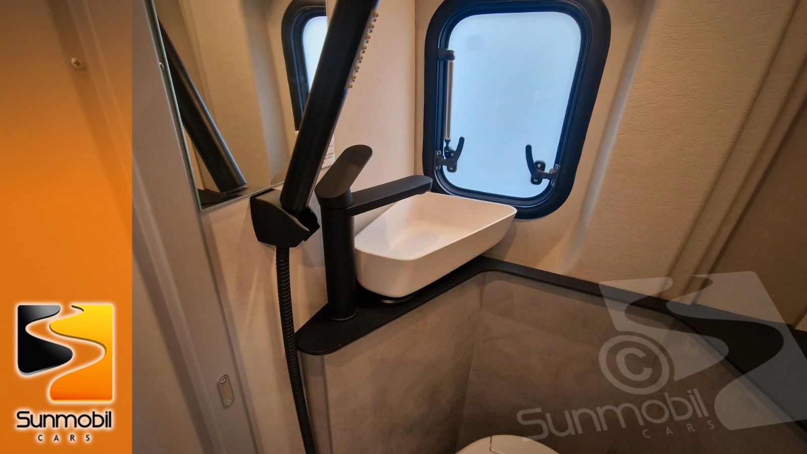 Fahrzeugabbildung Crosscamp Camper Van 540 Opel Rahmenfenster