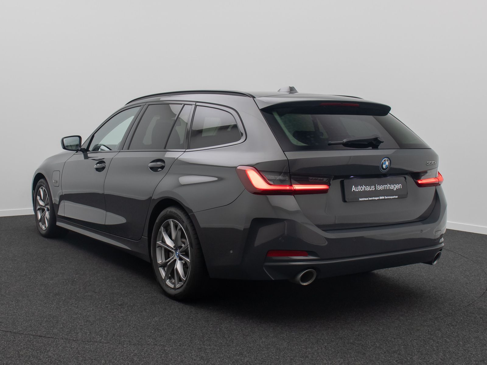 Fahrzeugabbildung BMW 330e Individual DAB HiFi Kamera Komfort Sport