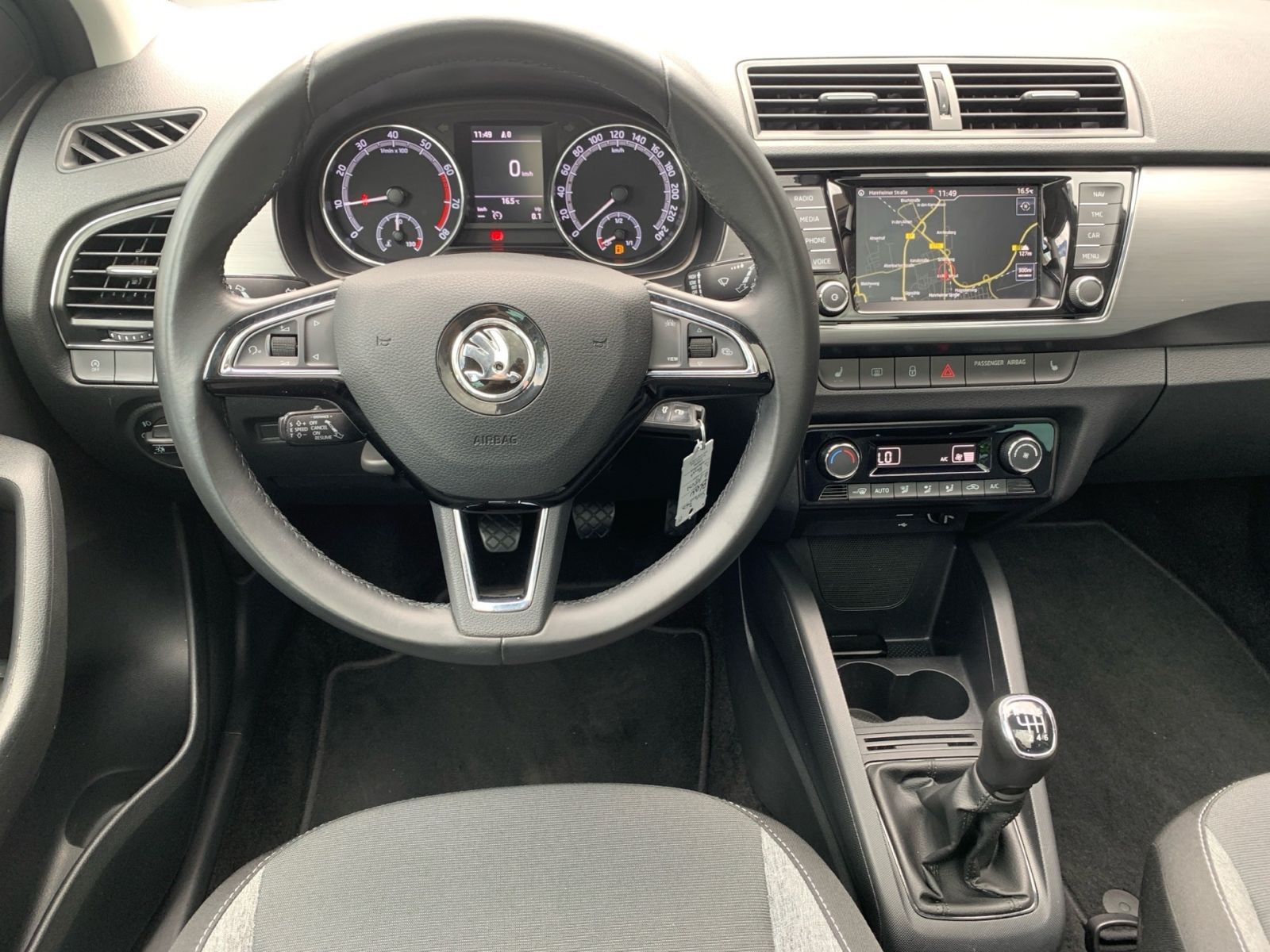 Fahrzeugabbildung SKODA Fabia 1.0 TSI Drive 125 Best of OPF Navi Glasdac