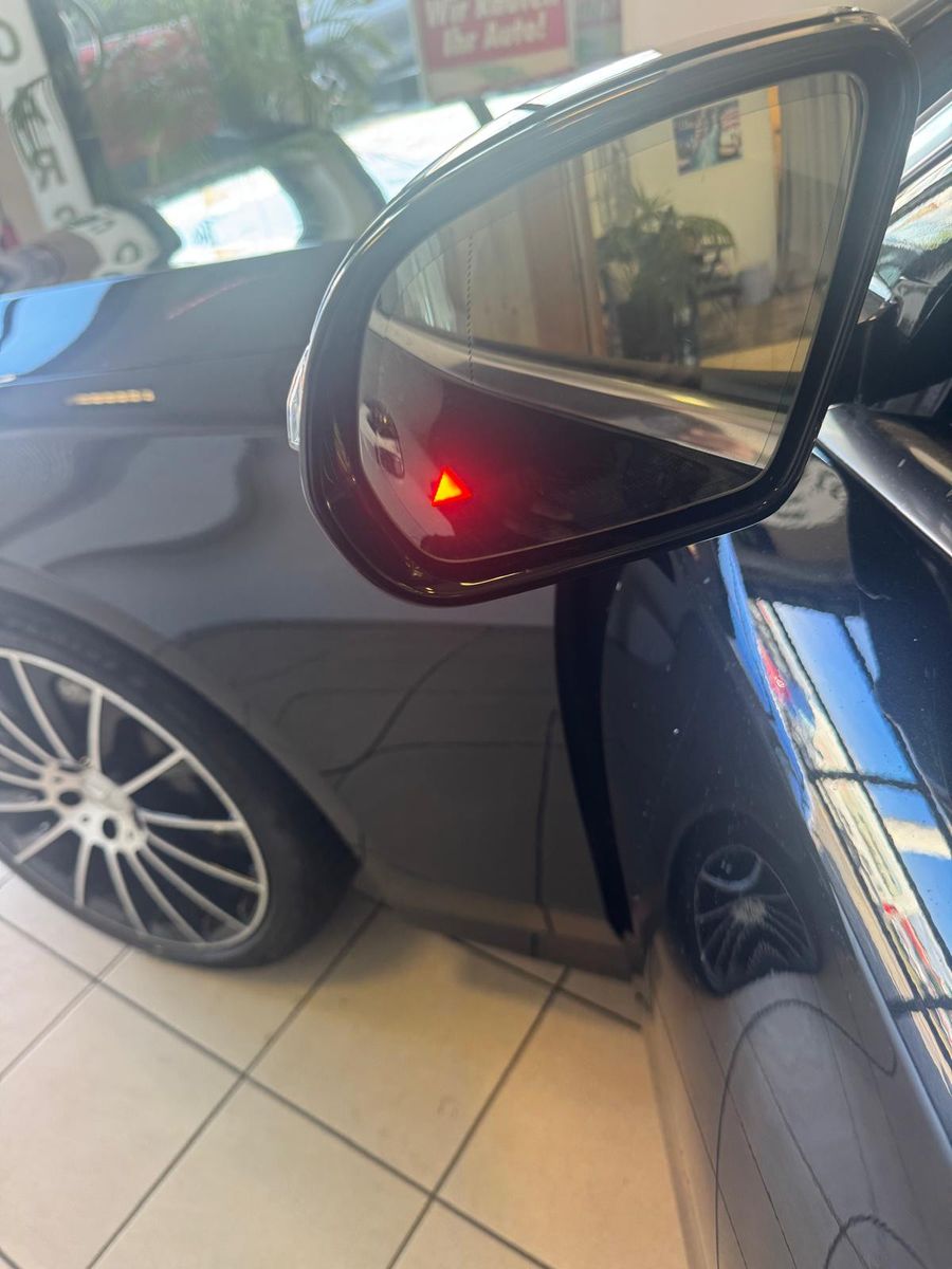 Fahrzeugabbildung Mercedes-Benz E 400 T-Modell 4Matic/LED/PANORAMA/AMG-LINE/NAVI