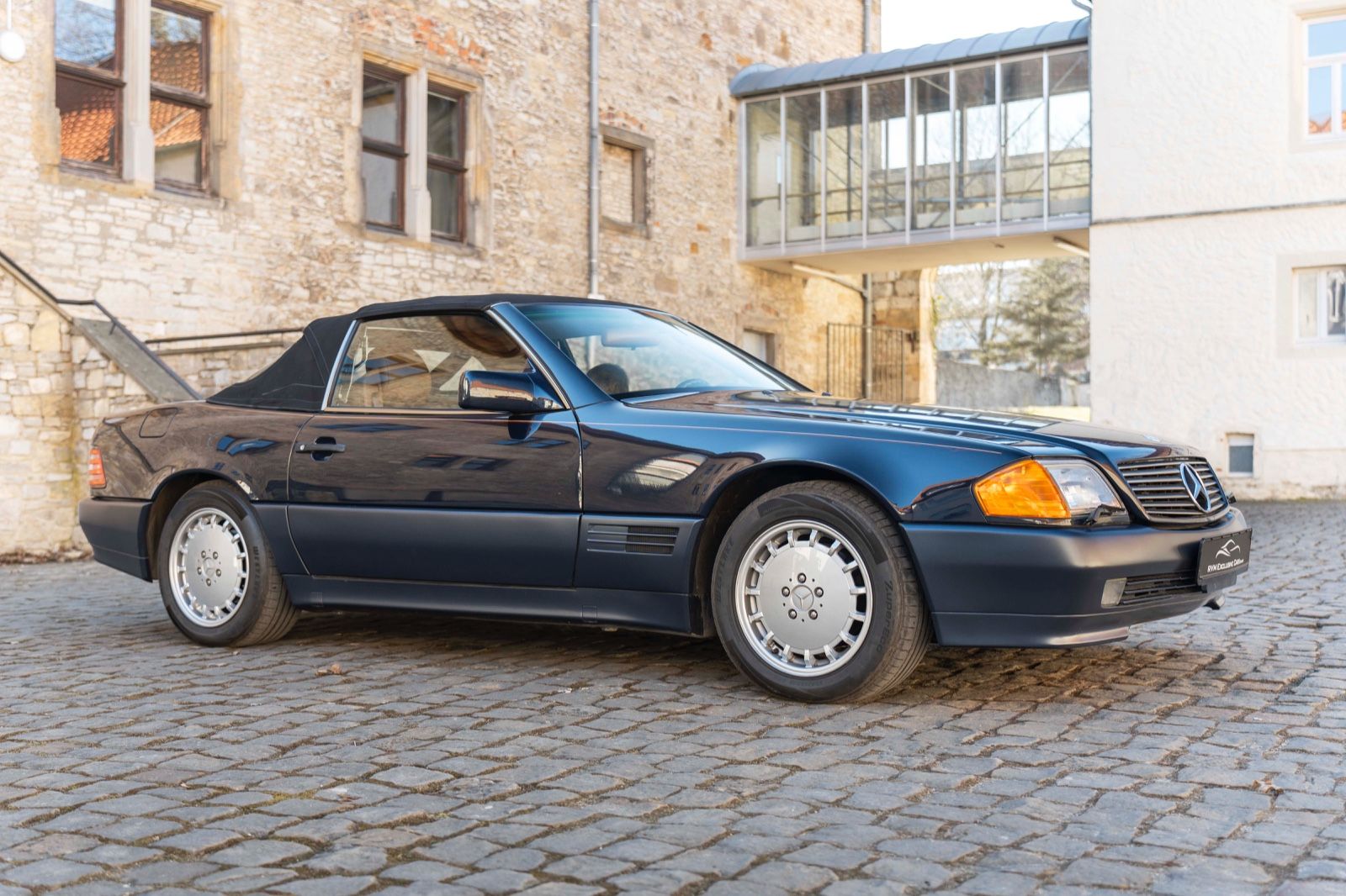 Fahrzeugabbildung Mercedes-Benz SL 500 TEMPOMAT ELEK.SITZE LEDER