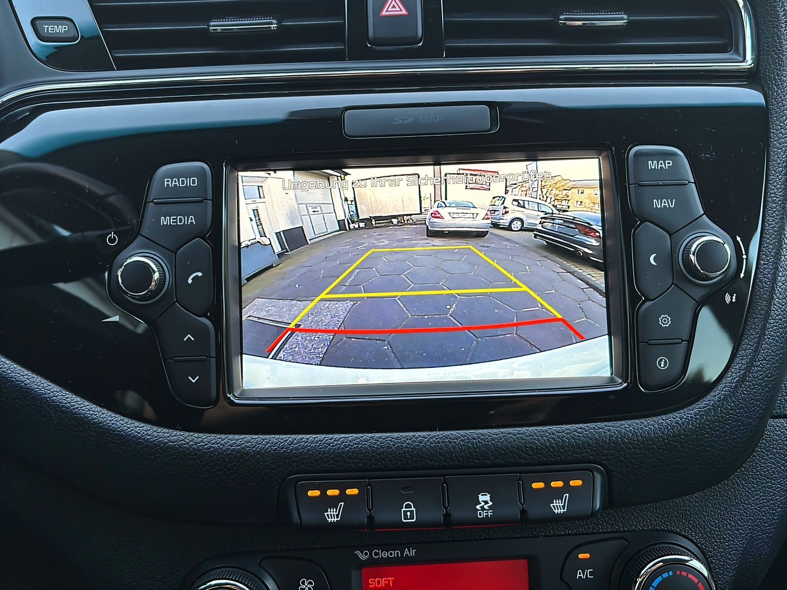 Fahrzeugabbildung Kia cee´d NAVI SITZHEIZ 2 x KLIMAAUT .TEMP. RF KAM