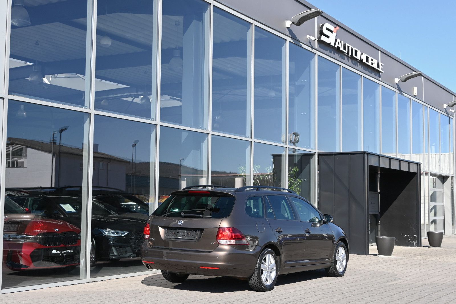 Fahrzeugabbildung Volkswagen Golf 1.6 TDI Variant MATCH °AHK°PANO°STANDHEIZ.°