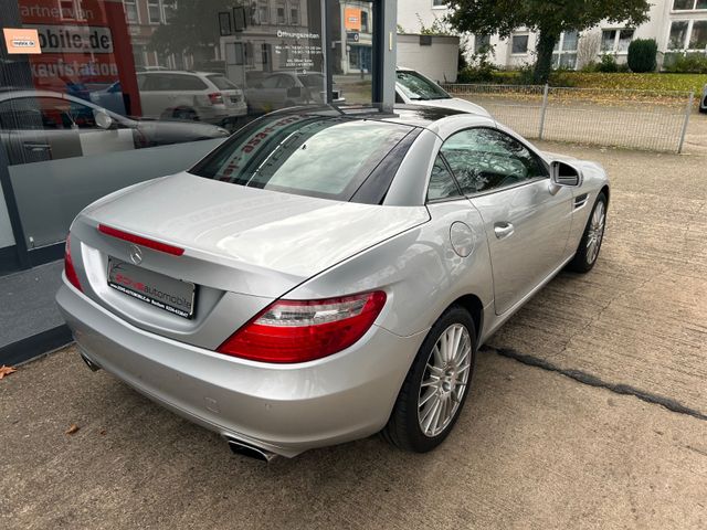 Fahrzeugabbildung Mercedes-Benz SLK 200 Autom.+Leder+Navi+SHZ+Aircraft+Panorama