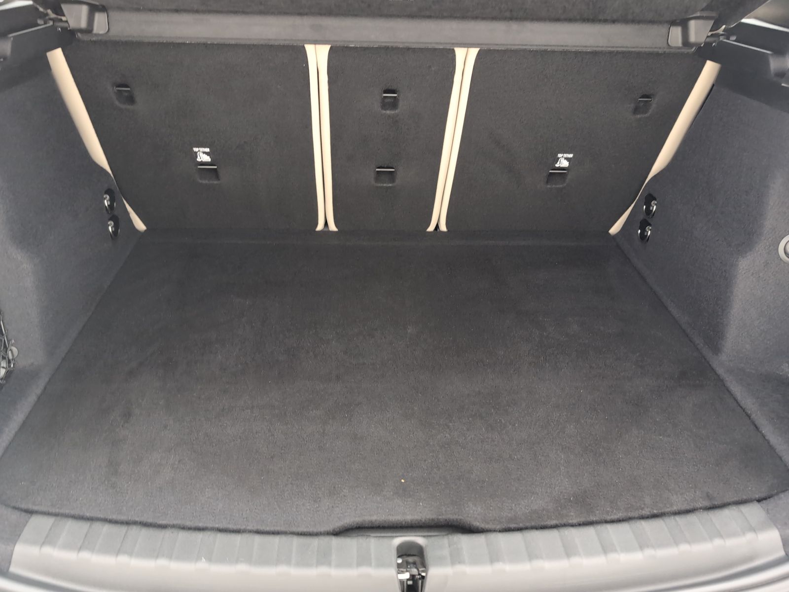 BMW 223 Active Tourer - Bild 16
