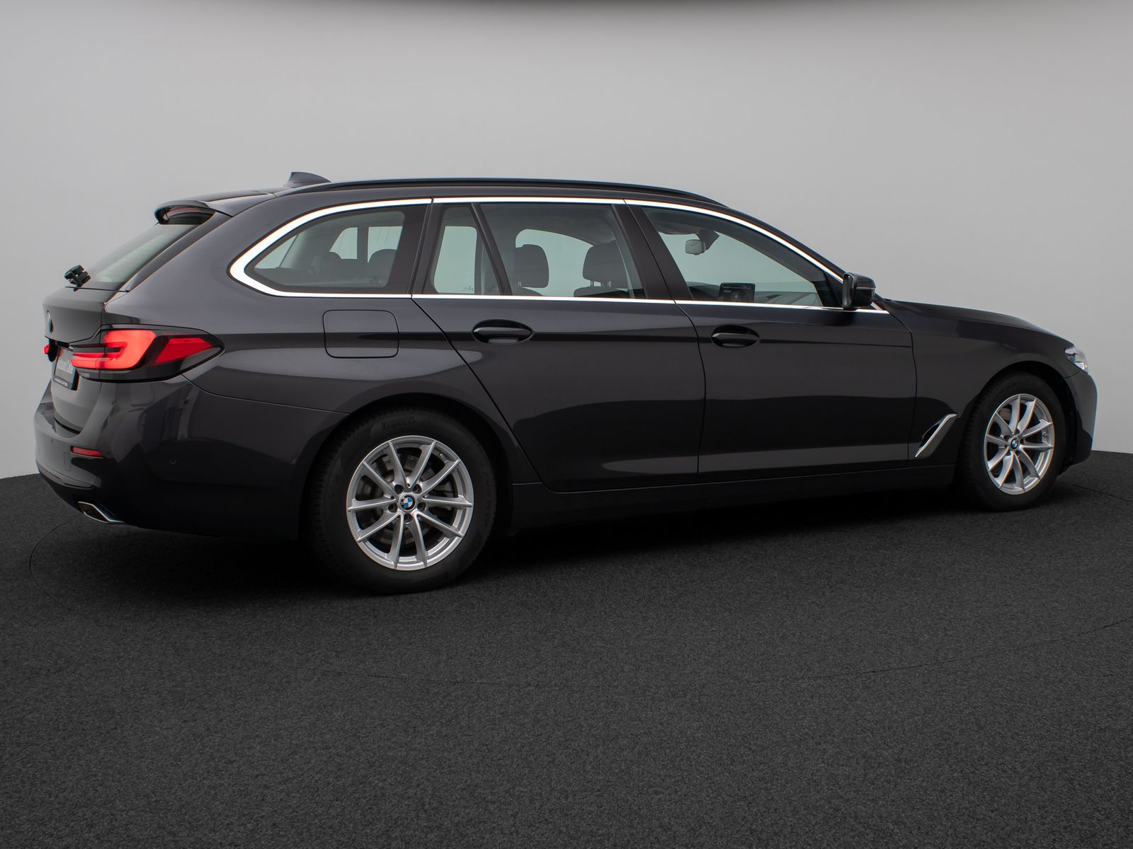 Fahrzeugabbildung BMW 520d xD Kamera HUD DAB HiFi Belüftung Leder Komf
