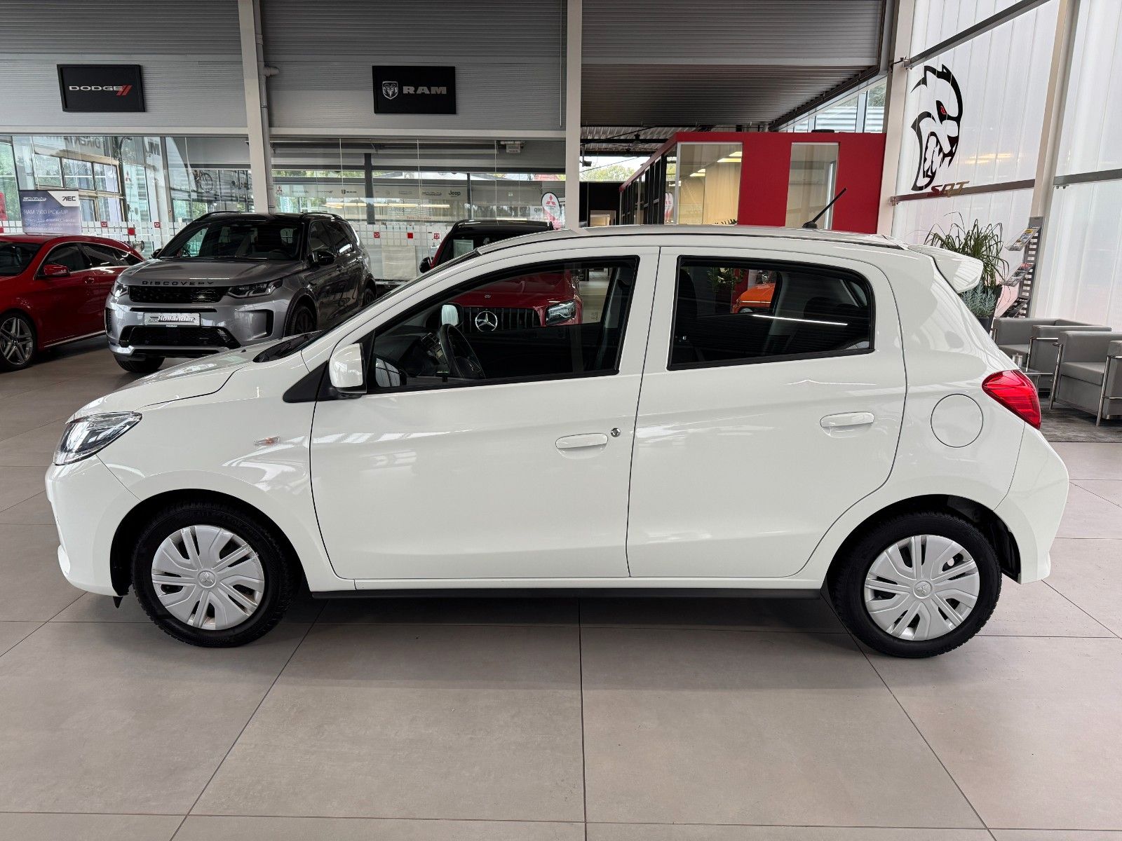 Fahrzeugabbildung Mitsubishi Space Star 1.2 Select "Ganzjahresreifen ZV DAB"