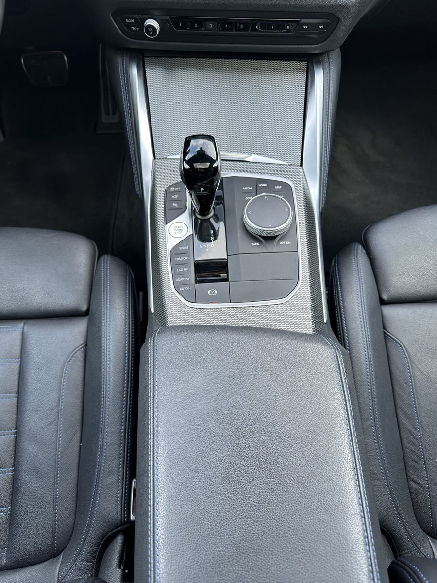 Fahrzeugabbildung BMW M440i Gran Coupé xDrive NAV+LASER+HEAD-UP+PANORA