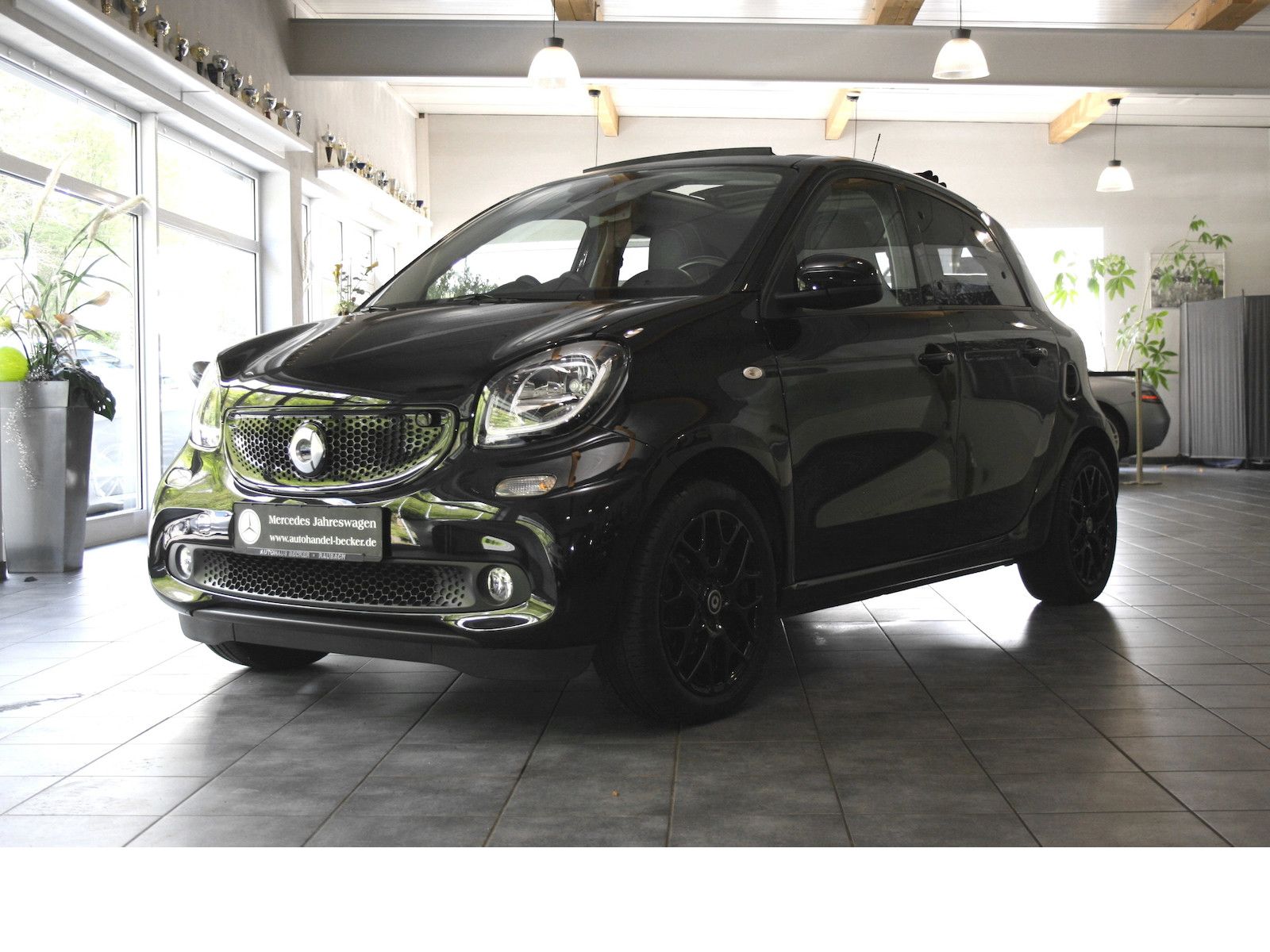 Fahrzeugabbildung Smart ForFour Prime 66KW*Twinamic*Faltdach*Navi*Kamera