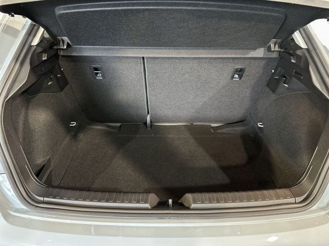 A1 Sportback 25 TFSI KAMERA+ALU+SH+VCP+PDC+RADIO