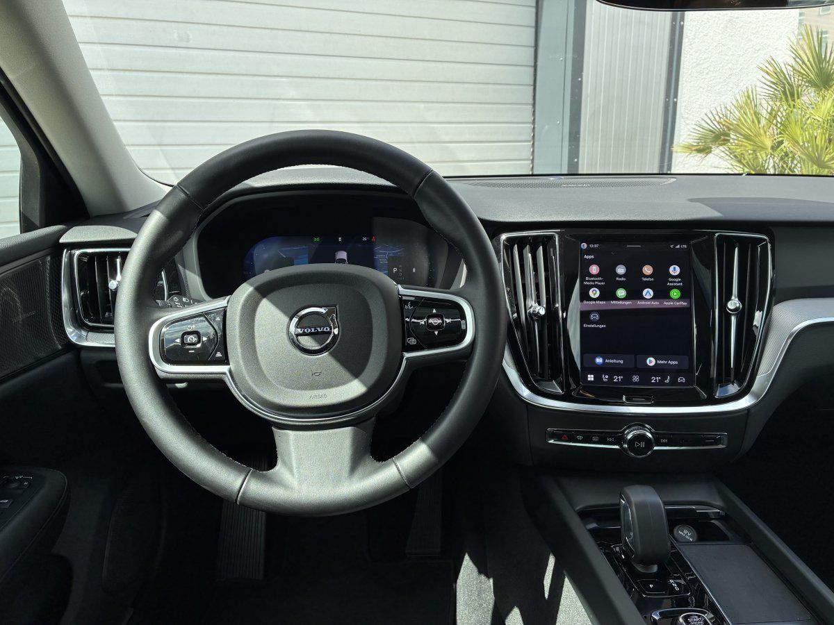 Volvo V60 B4 Plus Dark PANO HUD MEMORY foto 7