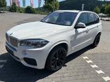 BMW Verkaufe BMW X5 in Farbe Weiss mit wenig K... - BMW X5: Mi