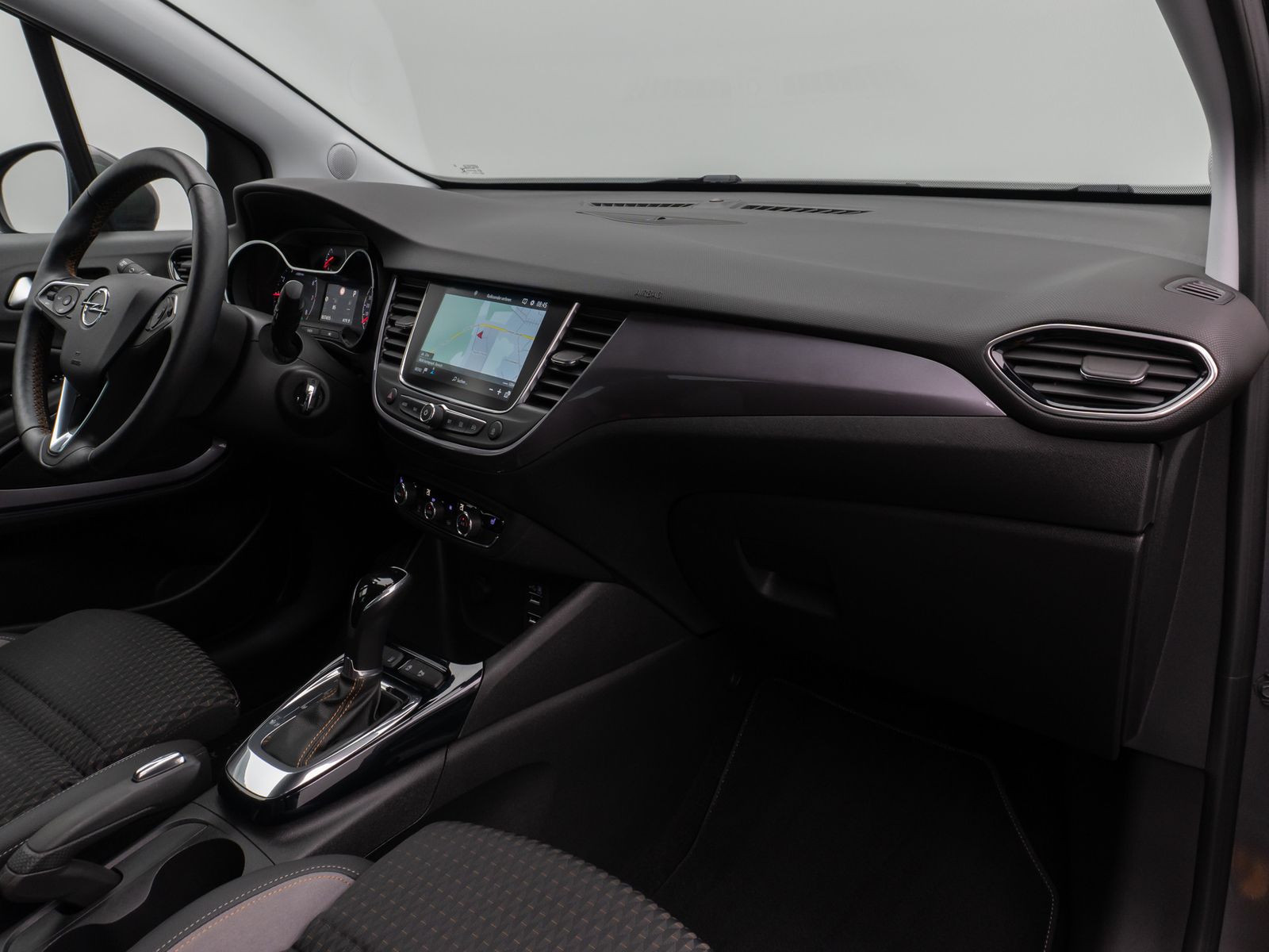 Fahrzeugabbildung Opel Crossland Innovation Kamera Navi L-hzg LED AHK