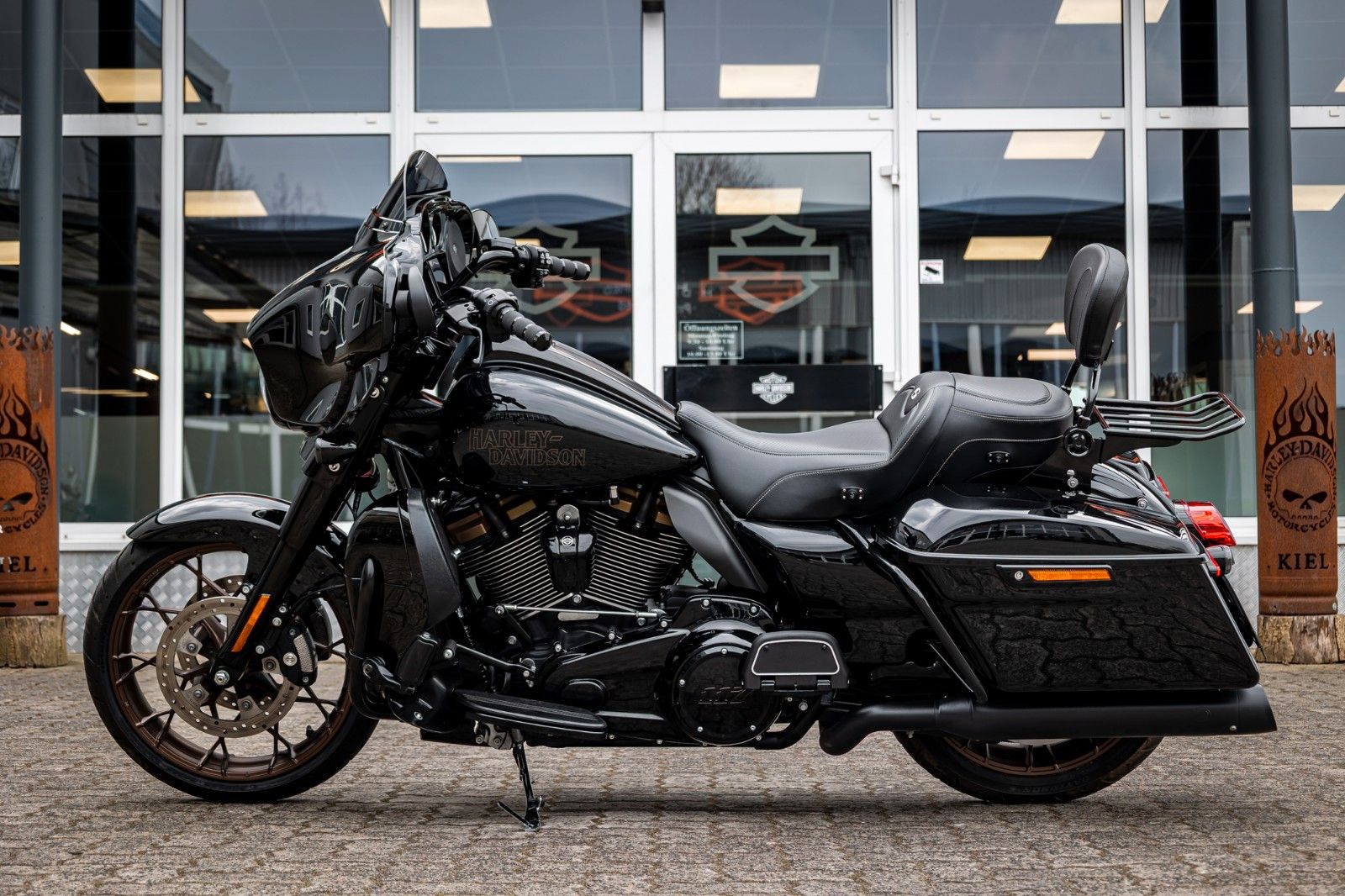 Fahrzeugabbildung Harley-Davidson FLHXST STREET GLIDE ST 117 - Kesstech -