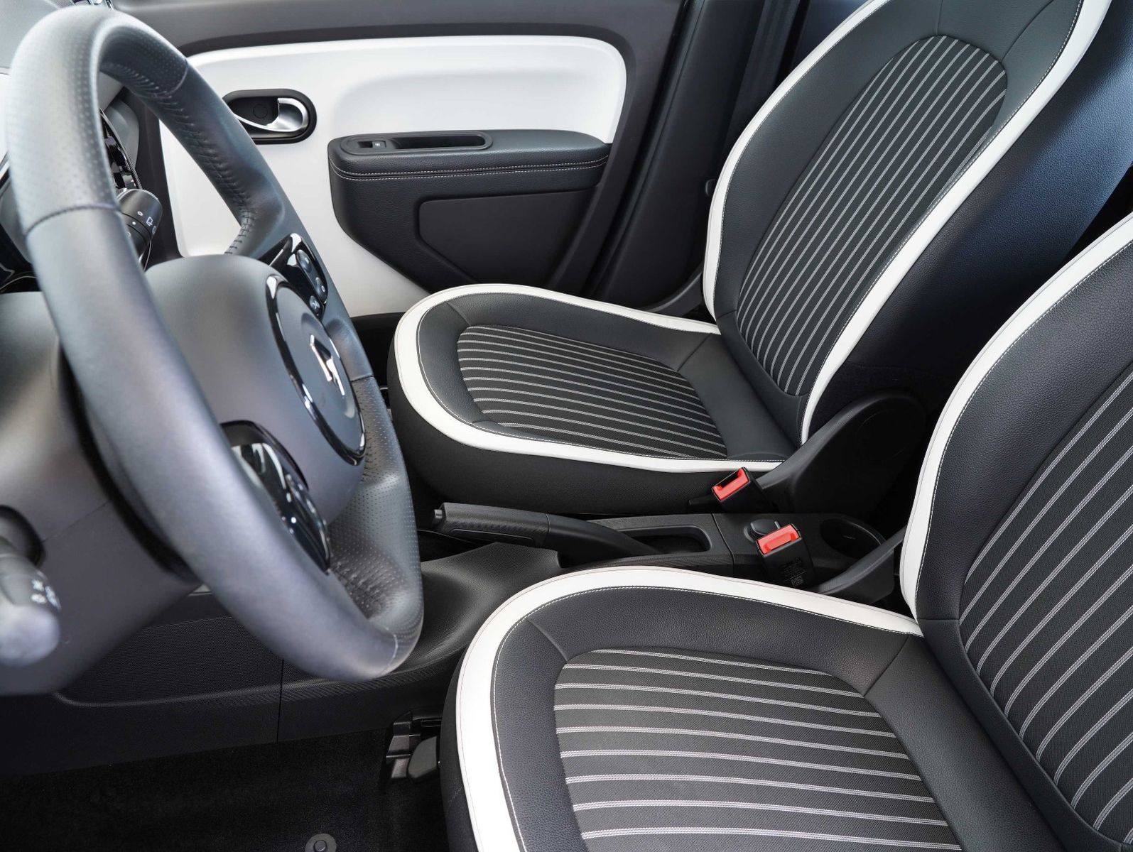 Fahrzeugabbildung Renault Twingo 1.0 SCe 65 Intens FALTDACH/KAMERA