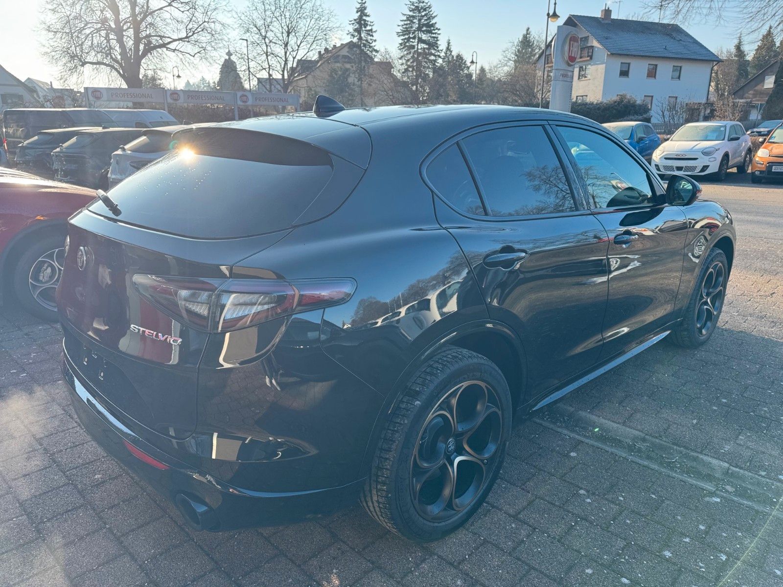 Fahrzeugabbildung Alfa Romeo Stelvio Intensa elekt. AHK Matrix LED Kamera NAV