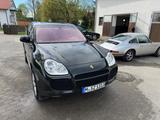 Porsche Cayenne Turbo WLS PTS dkl.grün ex W.Porsche - Porsche Cayenne aus 2006: Turbo