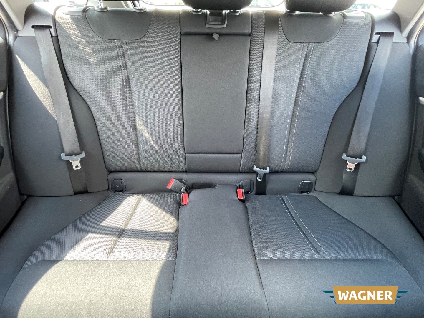 Fahrzeugabbildung BMW 320 d Sport Line Touring Klimaautomatik