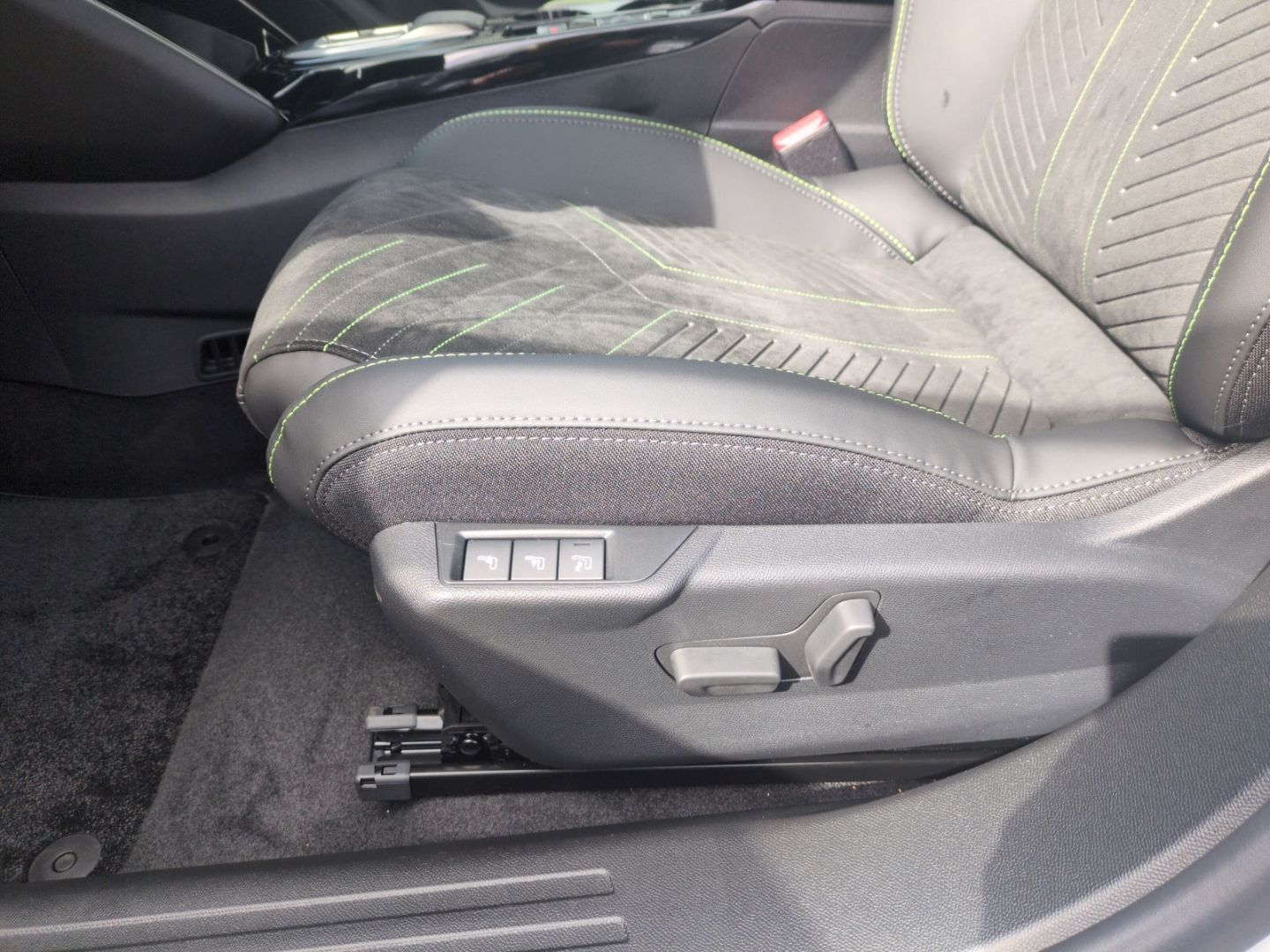 Peugeot 2008 - Bild 18