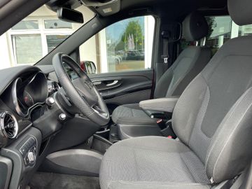 Mercedes V 220 - 9