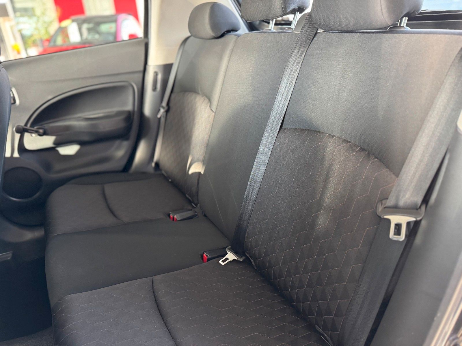 Fahrzeugabbildung Mitsubishi Space Star 1.2 Select "Klima Allwetterreifen"
