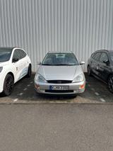 Ford Focus 1.6 Ghia Autom. Ghia - Ford Focus aus 2000: Ghia