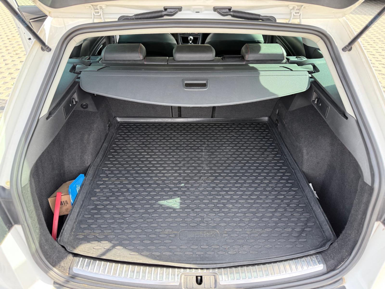 Seat LEON ST FR 1.8TSI LED|NAV|ALCANTARA|SOUND|UNIKAT