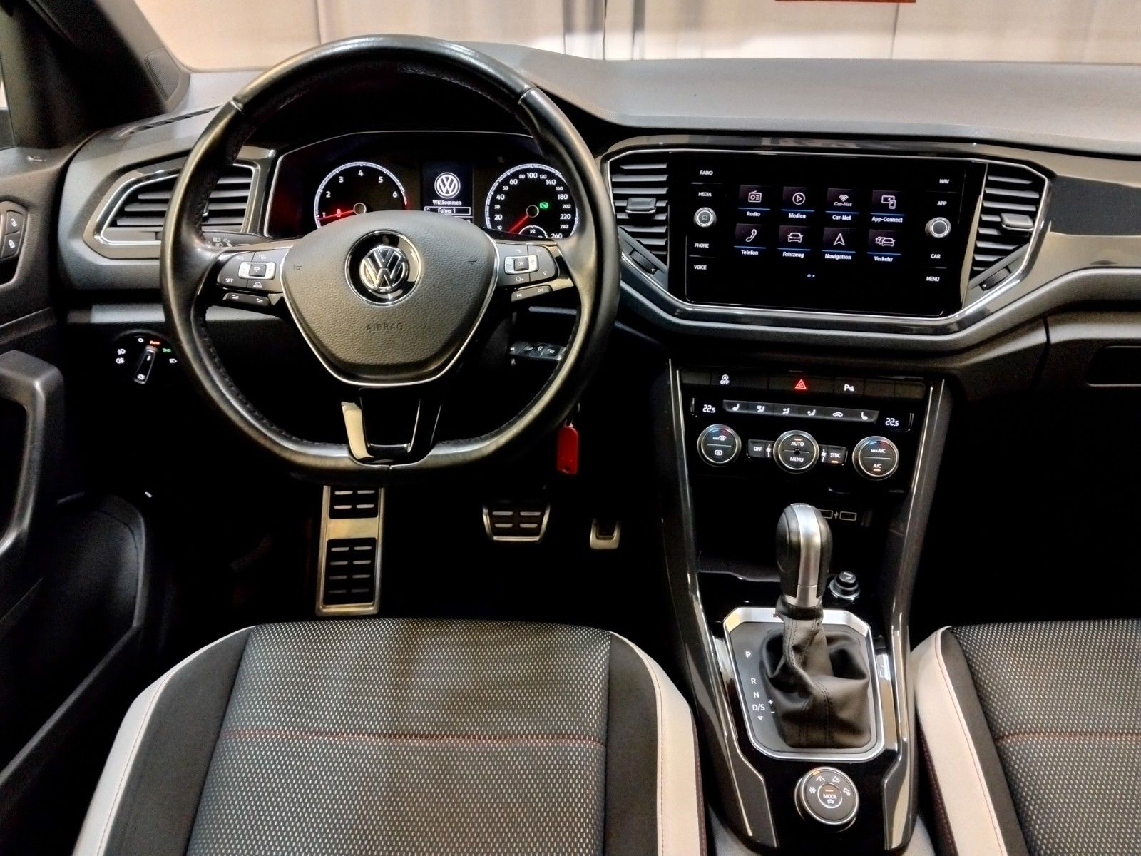 Vw T-Roc (06/2026, Benzin)
