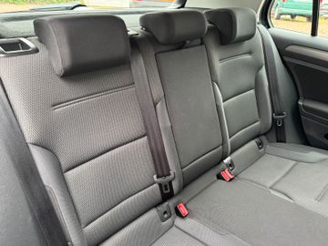 Volkswagen Golf - 11