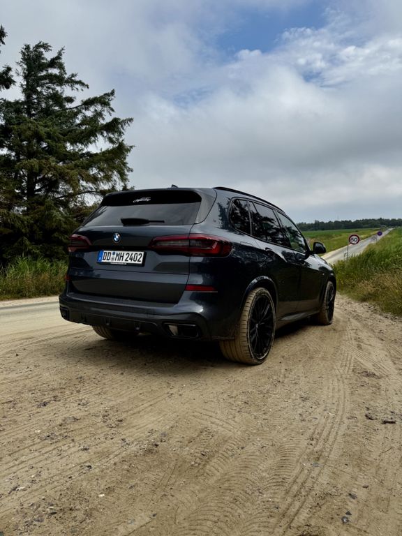Image of BMW X5