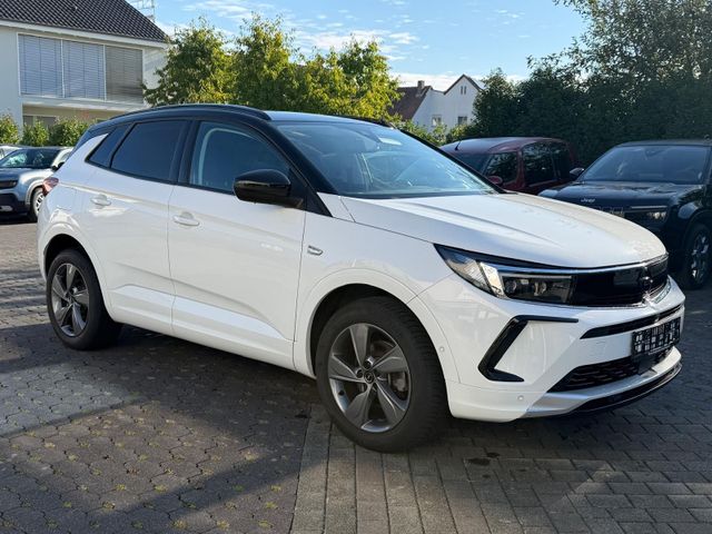 Opel Grandland 1.2 Ultimate Auto.LED+SHZ+NAVI+VIRTUAL