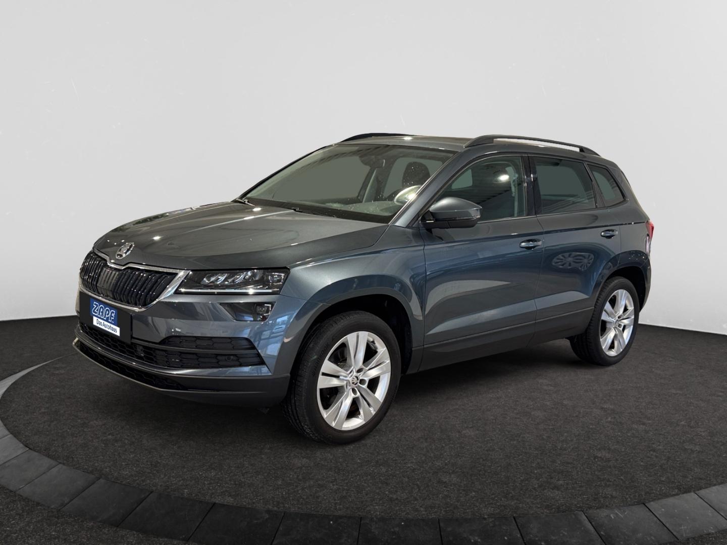 Skoda Karoq Style 4x4 AHK El. Panodach . Apple CarPlay