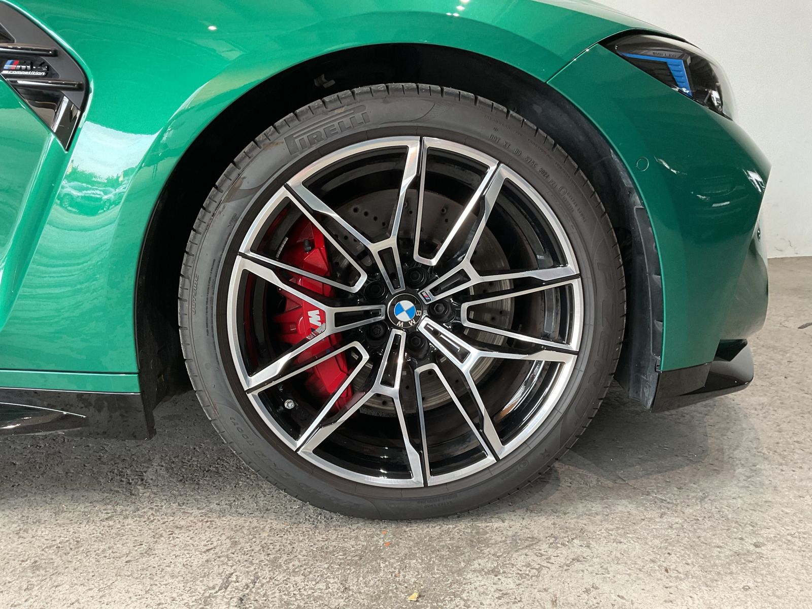 Fahrzeugabbildung BMW M4 Competition aktive Sitzbelüftung vorn, Glasda